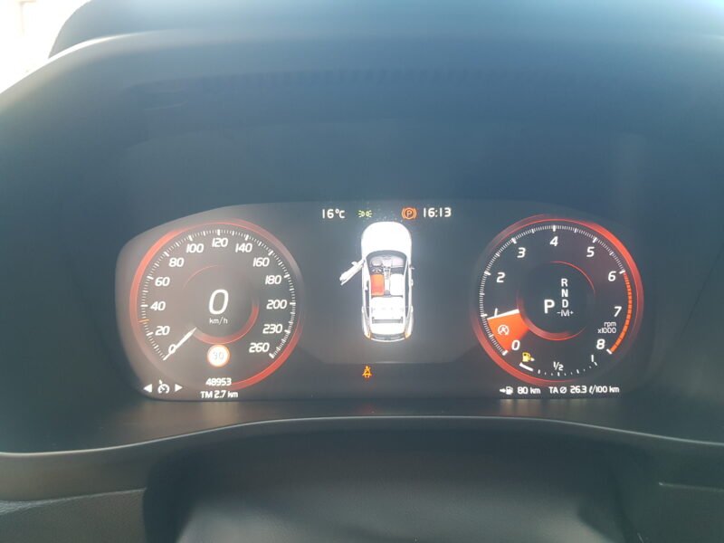 VOLVO XC40 T3 MOMENTUM