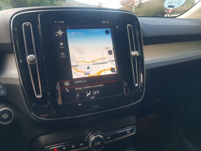 VOLVO XC40 T3 MOMENTUM