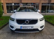 VOLVO XC40 T3 MOMENTUM