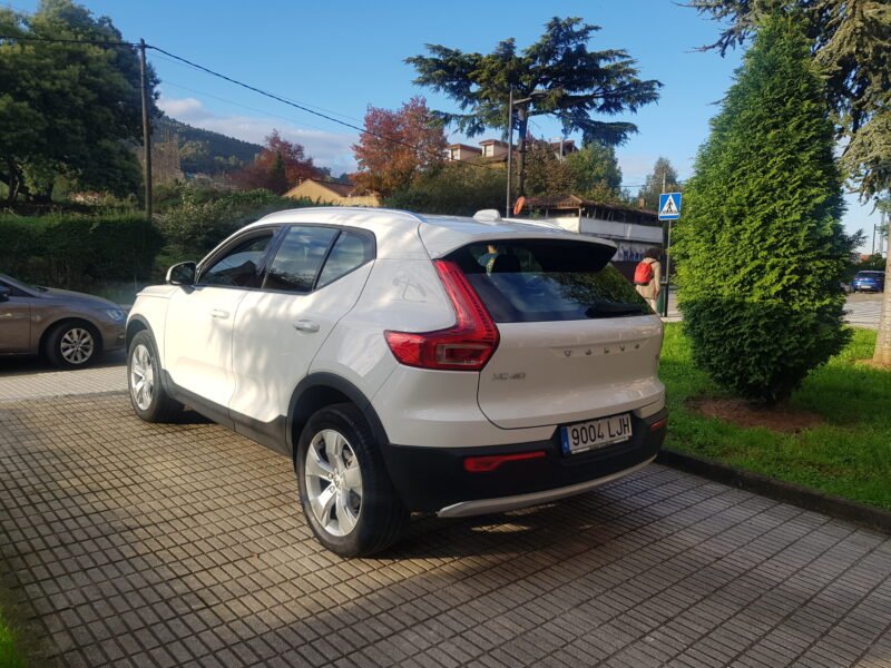 VOLVO XC40 T3 MOMENTUM